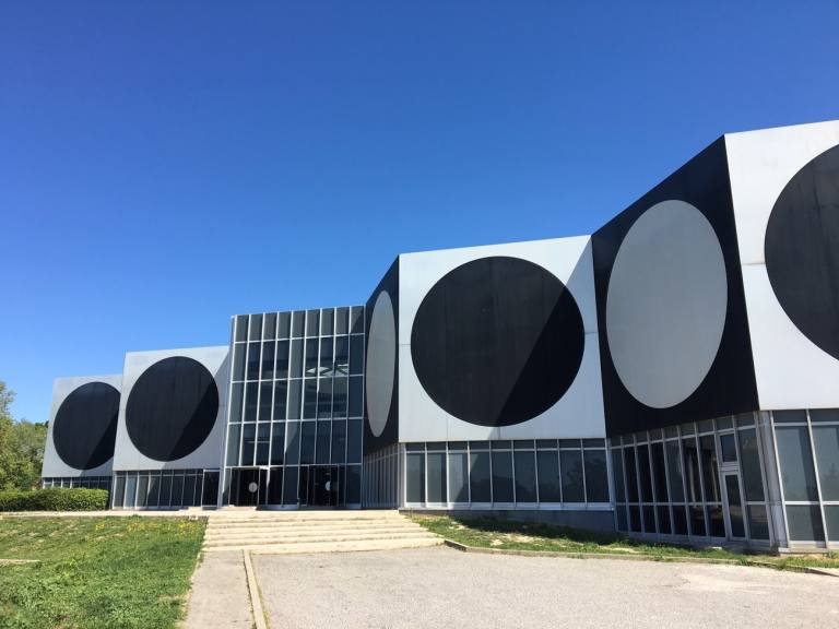 Musée AixenProvence Fondation Vasarely Love Spots