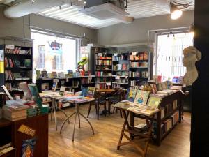 Book in Bar, librairie internationales à Aix en Provence rayons