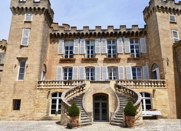 Rocher Mistral, le nouveau projet du Château de la Barben (facace chateau)