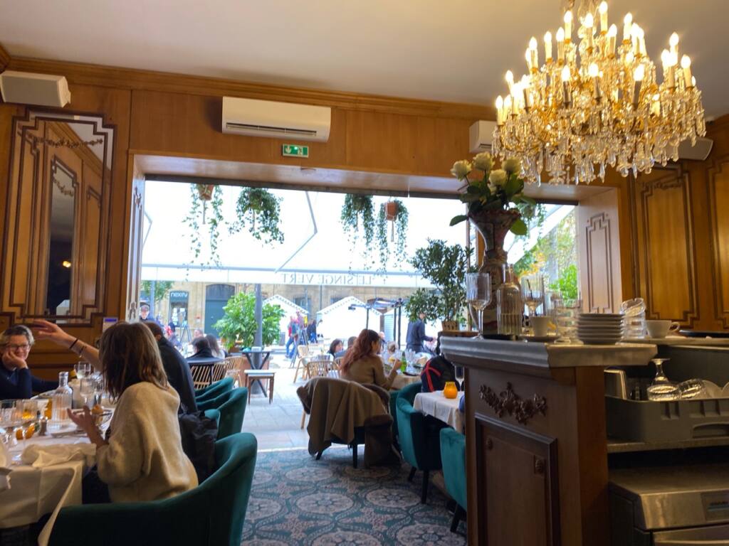 Le Singe Vert: restaurant and cocktails bar in Aix-en-Provence (entrance)