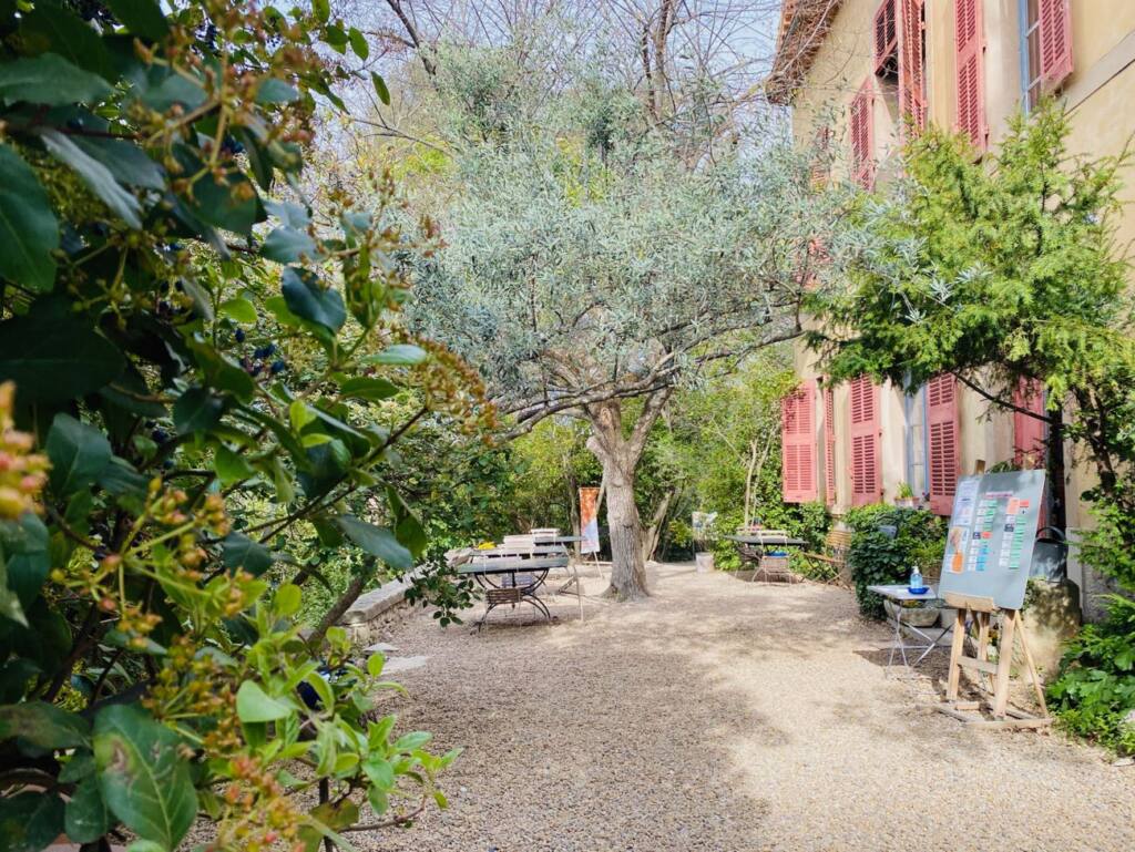 Atelier de Cezanne, the painter's workshop, city guide love spots Aix-en-Provence (garden)