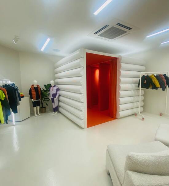 Gertrude+Gaston, urban-wear boutique in Aix-en-Provence, city guide love spots (changing rooms)