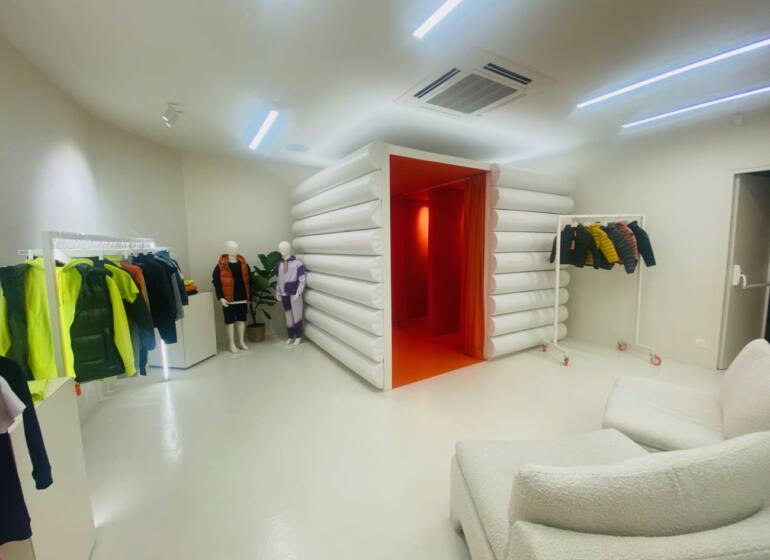 Gertrude+Gaston, urban-wear boutique in Aix-en-Provence, city guide love spots (changing rooms)