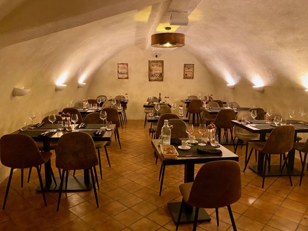 Narcisse, Gastronomic restaurant, city guide love spots Aix-en-Provence (jolted cellar)