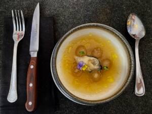 Narcisse est un restaurant gastronomique situé dans le centre historique d’Aix-en-Provence (plat signature)