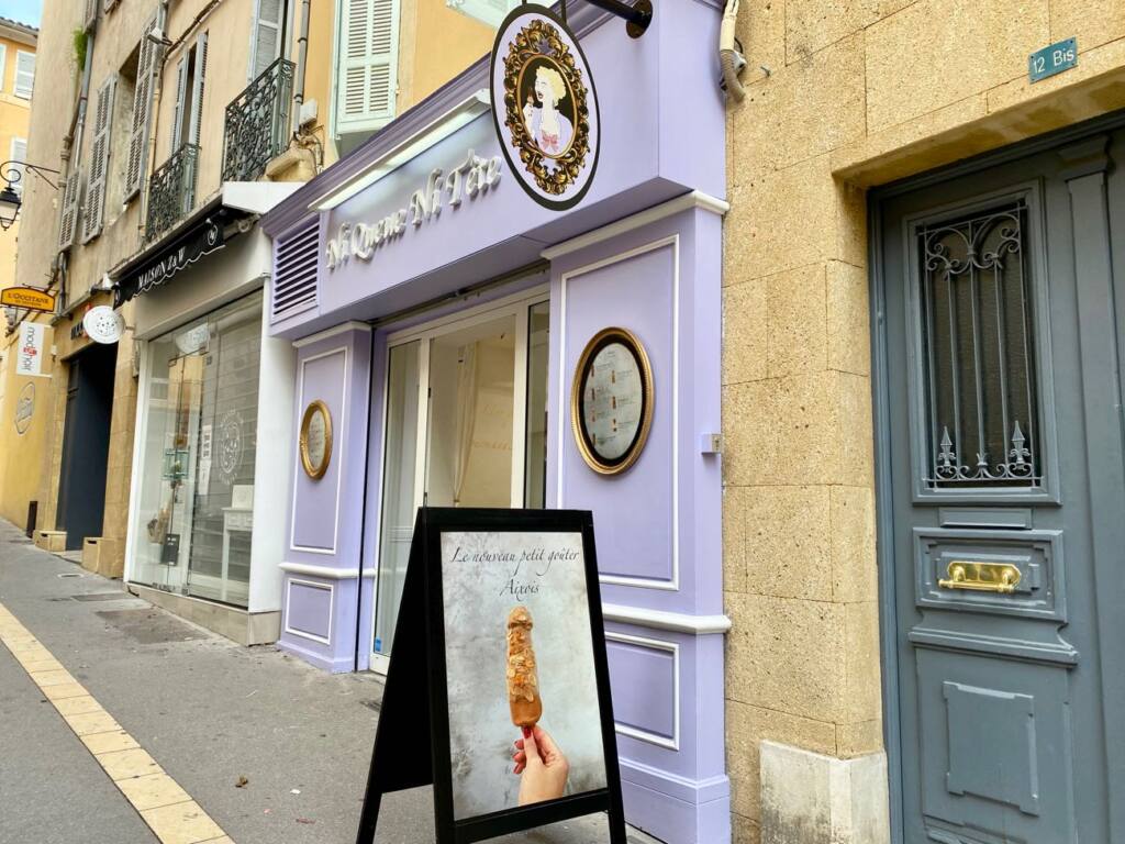 Ni Queue Ni Tête - topped naughty-shaped waffles, city guide love spots, Aix-en-Provence (exterior)