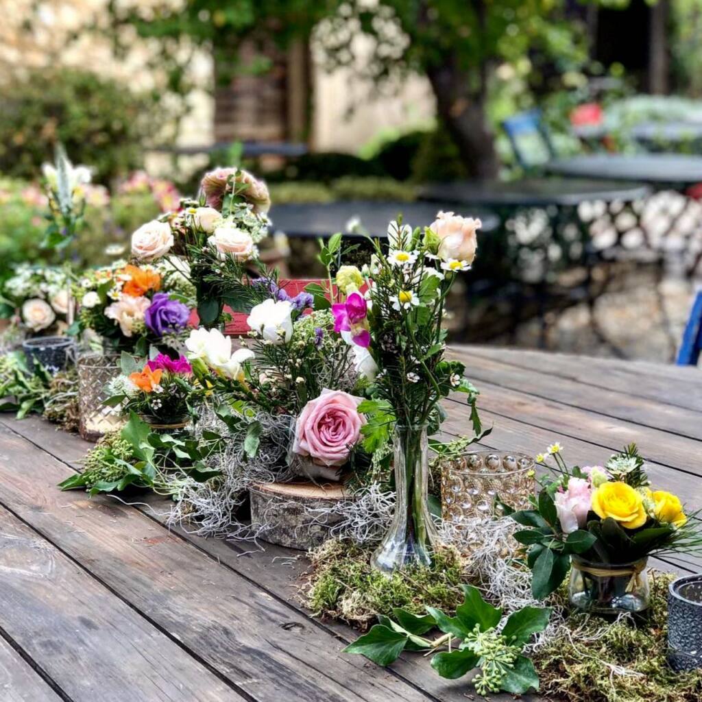 L'Atelier de Vik : Design Floral sur événementiel et mariages (chemin de table)