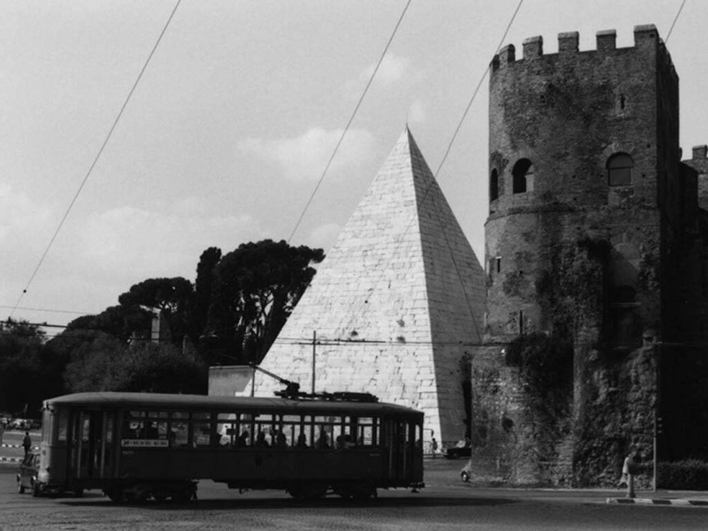 Italia Discreta : exposition de photographie de Bernard Plossu au Musée Granet d'Aix-en-Provence (pyramide)