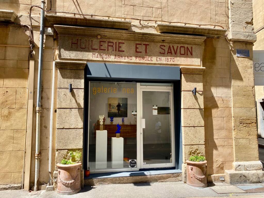 Gallerie Nea, art gallery Aix-en-Provence, city guide love spots (exterior)