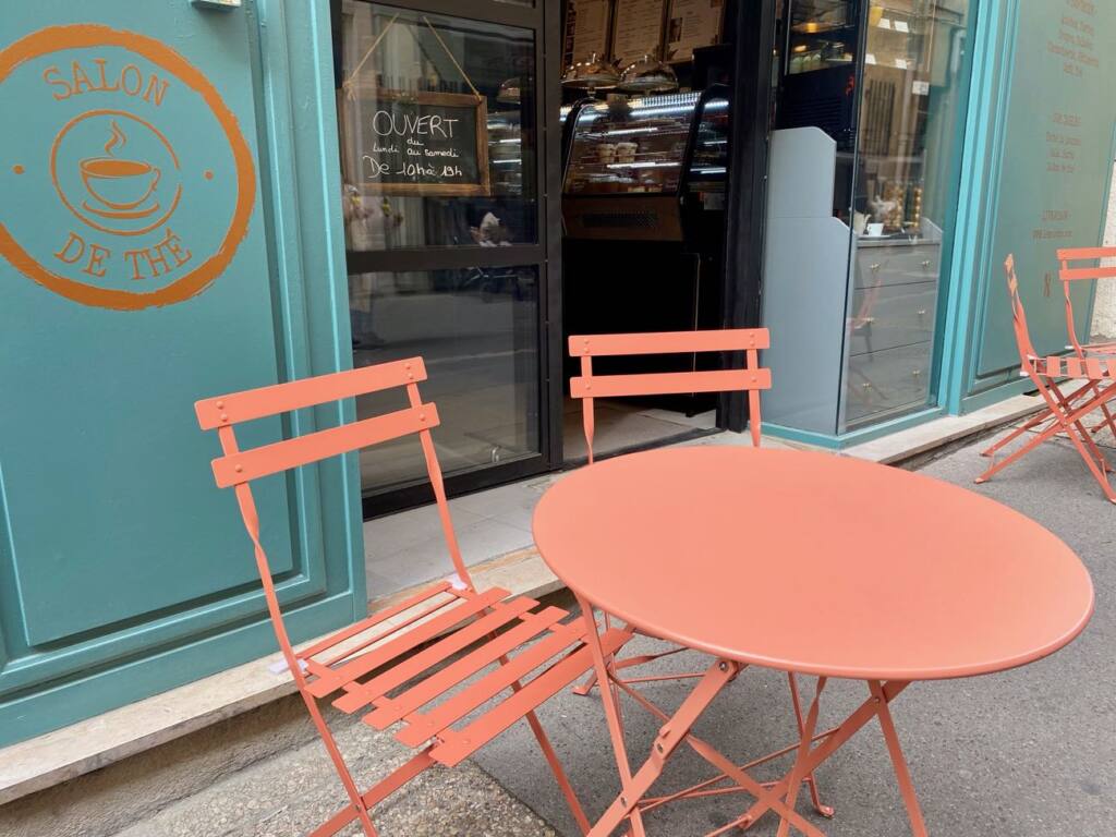 L'emporthé, tea room and fast food in Aix, city guide love spots (Terrace)
