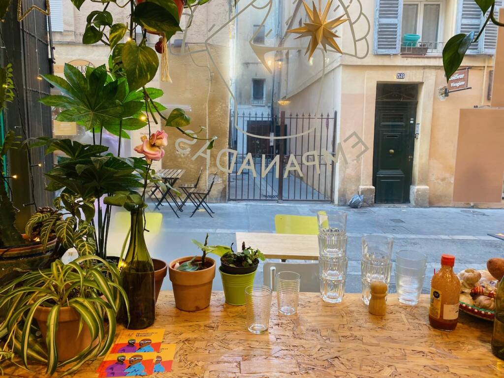 Las Casas - Empanadas, Aix-en-Provence, City Guide Love Spots (the seating)