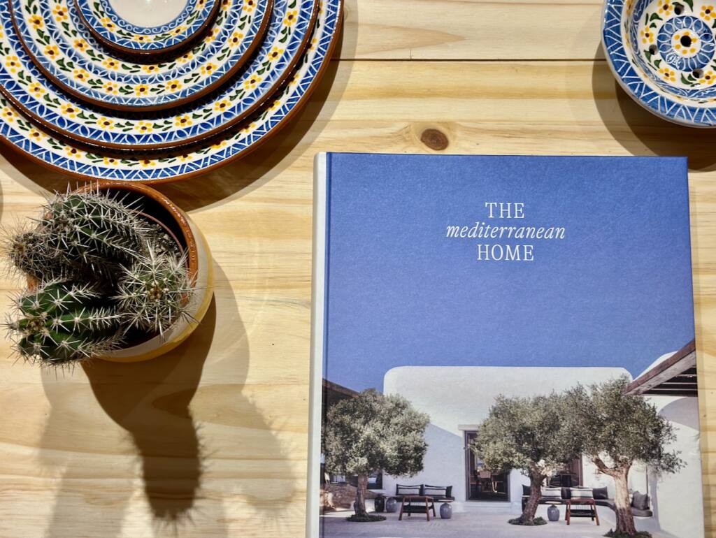 Azul, Mediterranean fashion, objects and artisanal decoration in Aix-en-Provence, City Guide Love spots (book)