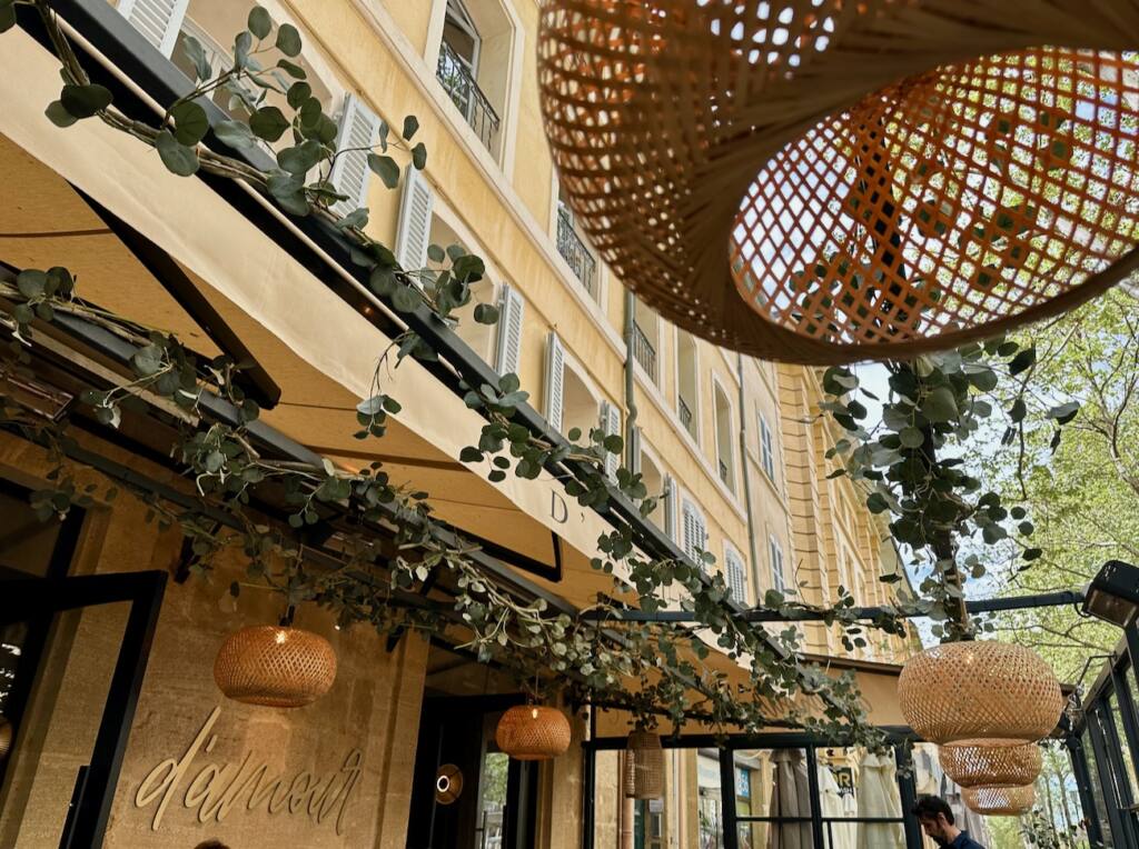 D'amour : Bar et Brasserie à Aix-en-Provence sur le Cours Mirabeau (terrasse)