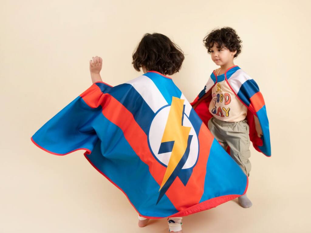 Superminus, capes for children, city guide love spots (capes)