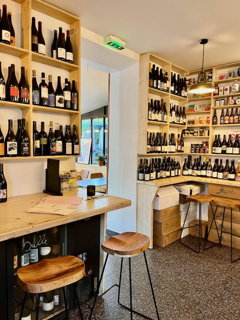 Au verre levé : bar, cave à vins et restaurant à Venelles (mange-debout)