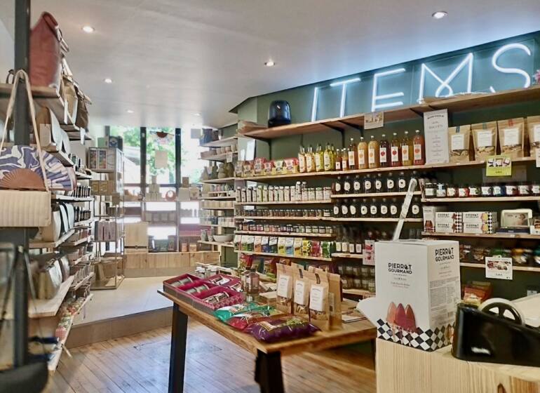 Items : concept-store éthique  et épicerie fine eco-responsable à Aix-en-Provence (étalage)