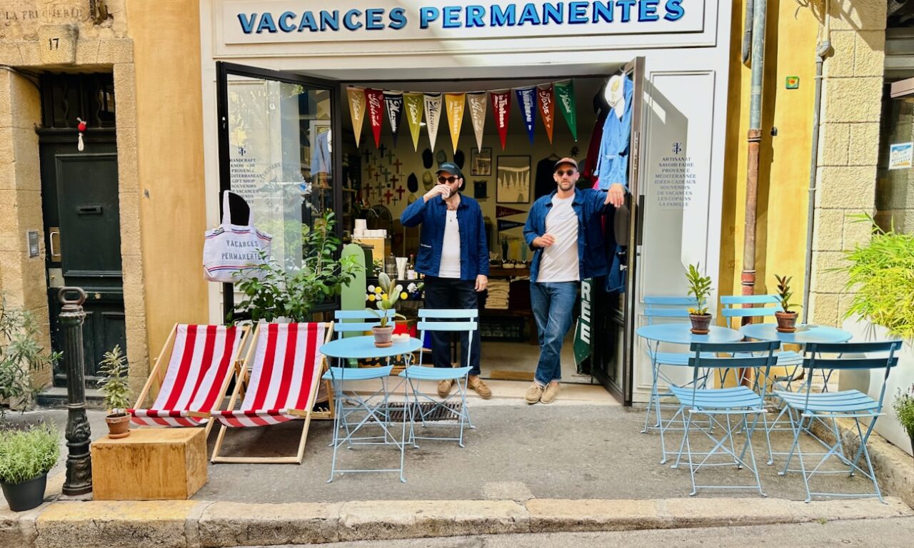 Vacances Permanentes : Boutique de créateurs artisanaux locaux à Aix-en-Provence (devanture)