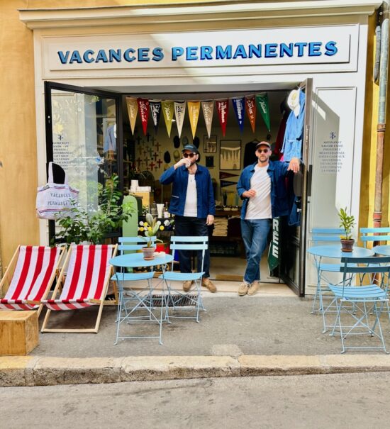 Vacances Permanentes : Boutique de créateurs artisanaux locaux à Aix-en-Provence (devanture)