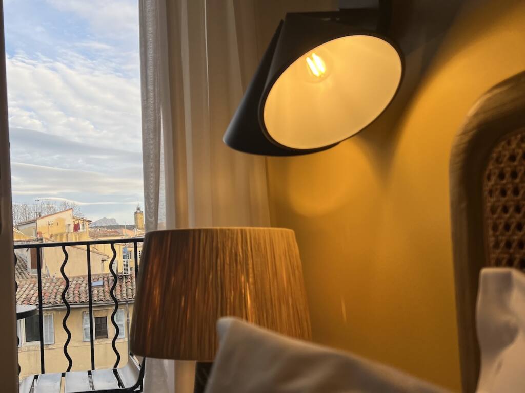 Escaletto : Hôtel et rooftop bar à Aix-en-Provence (lampe)