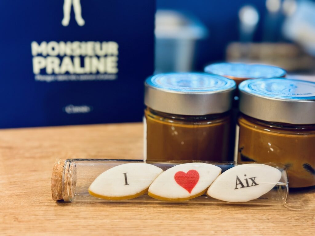 Monsieur Praline est une confiserie artisanale spécialisée dans la praline sous toute ses formes à Aix-En-Provence(calissons)