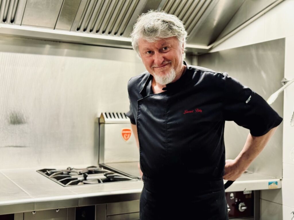 Chez Charlotte, un bistrot au charme intemporel situé à Aix-en-Provence ou le chef Laurent propose une cuisine française traditionnelle