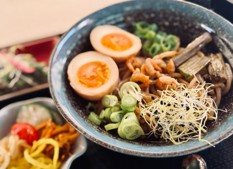 AO cuisine japonaise est un restaurant de cuisine traditionnelle nippone situé à Aix-en-Provence qui propose des teishoku maison sublimés par des produits locaux. (plats)