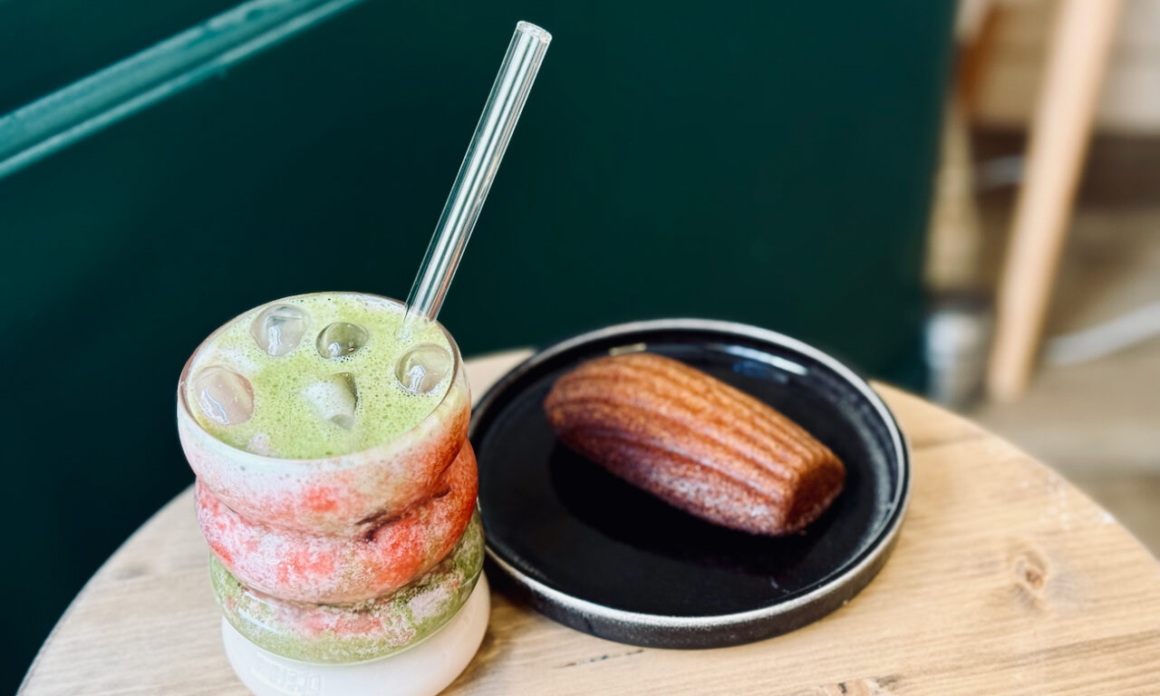 Cascara est un coffee shop de spécialité à Aix-en-Provence, dans un lieu classé, proposant cafés sourcés, pâtisseries maison, boissons originales et une atmosphère conviviale.