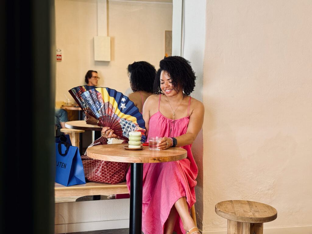 Cascara est un coffee shop de spécialité à Aix-en-Provence, dans un lieu classé, proposant cafés sourcés, pâtisseries maison, boissons originales et une atmosphère conviviale. (clients)