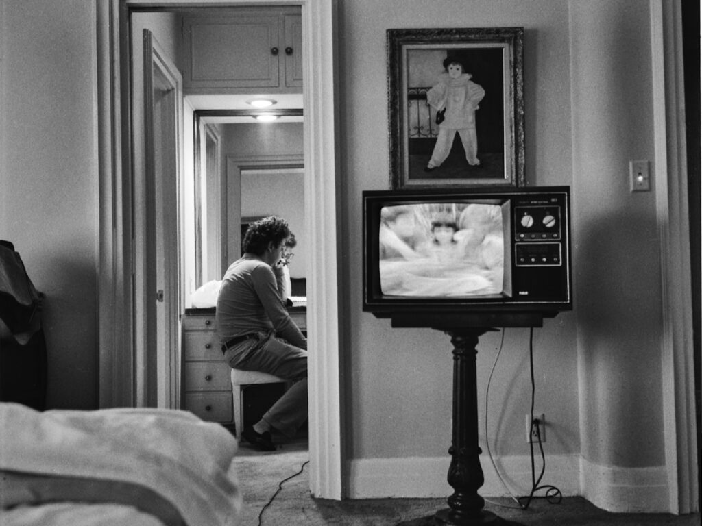 Autoportrait : exposition photographique de Jean Pigozzi dans la Galerie des Anciens Chais du Chateau La Coste (hotel)