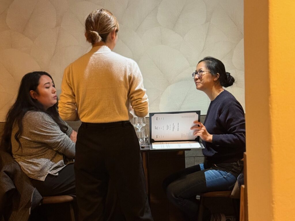 Bistro Wu à Aix-en-Provence propose une expérience gastronomique unique, alliant raffinement chinois et produits de saison. (service)