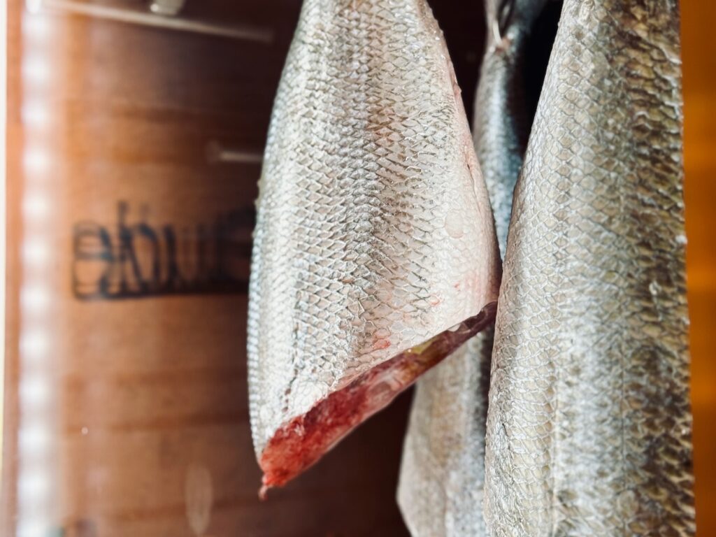 Étude est un restaurant gastronomique situé à Aix en provence. Sous la houlette de Loïc Petri, le restaurant a récemment été auréolé d’une étoile. (Poisson)