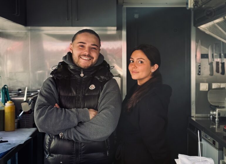 Chez Barth est une sandwicherie artisanales située place des prêcheurs à Aix-en-Provence. (Marilou et Mathis)