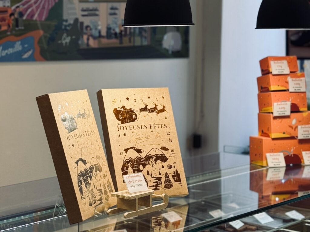 Anne-Lise Signouret propose dans sa quatrième boutique située à Aix en Provence, des chocolats réalisés de manière artisanale pour toutes les occasions. (calendrier de l'avent)
