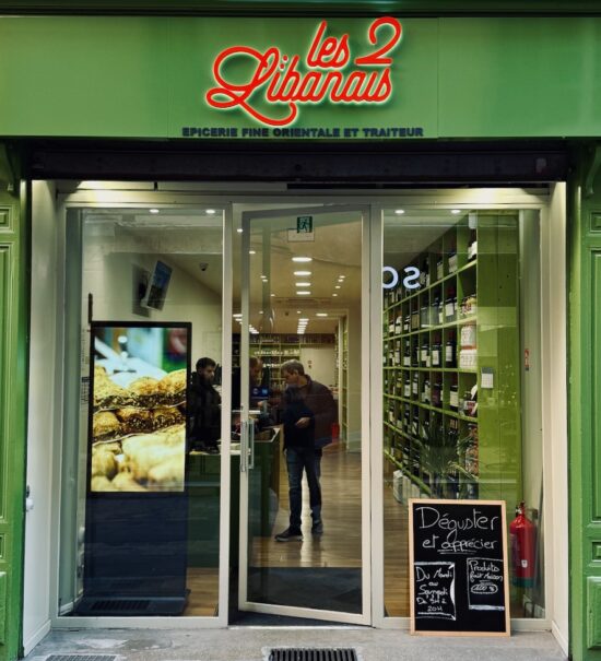 Les 2 libanais est une épicerie traiteur située dans le centre ville d’Aix en provence. On y retrouve 4000 références de produits issus des pays méditerranéens.