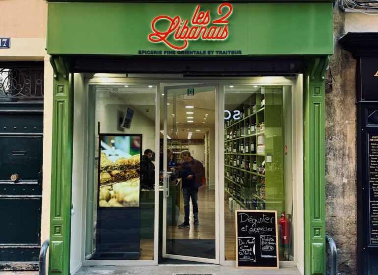 Les 2 libanais est une épicerie traiteur située dans le centre ville d’Aix en provence. On y retrouve 4000 références de produits issus des pays méditerranéens.