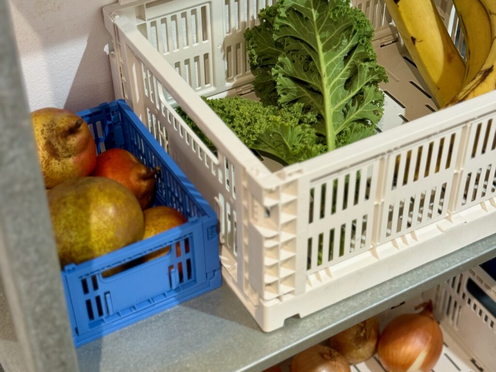 Charlie est un café cantine situé dans le centre d’Aix-en-Provence. Il propose des café de spécialité et une courte carte avec des options végétariennes. (légumes)