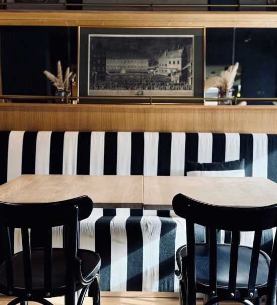 Niché à deux pas de la faculté de droit, L’Escargot rassemble tout l’écosystème autour d’une cuisine bistrot fraîche et savoureuse.