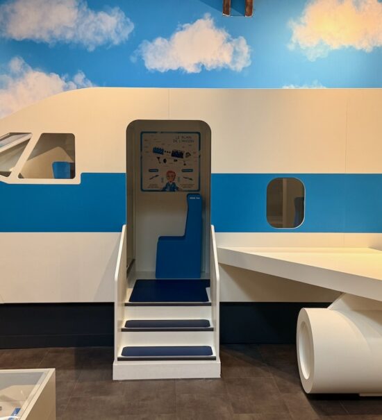Paloma est un parc ludo-éducatif pour enfant de 0 à 10 ans qui décline dans une mini ville 7 univers. (avion)