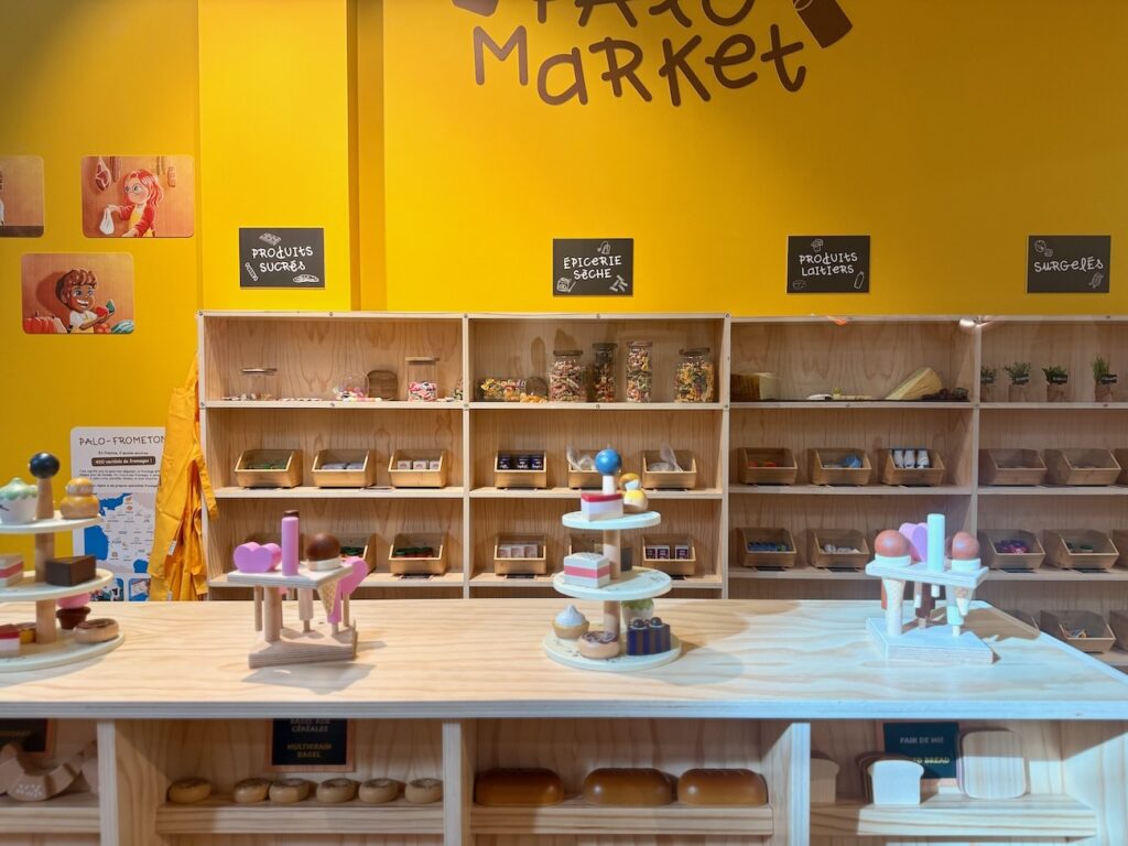 Paloma est un parc ludo-éducatif pour enfant de 0 à 10 ans qui décline dans une mini ville 7 univers. (épicerie)