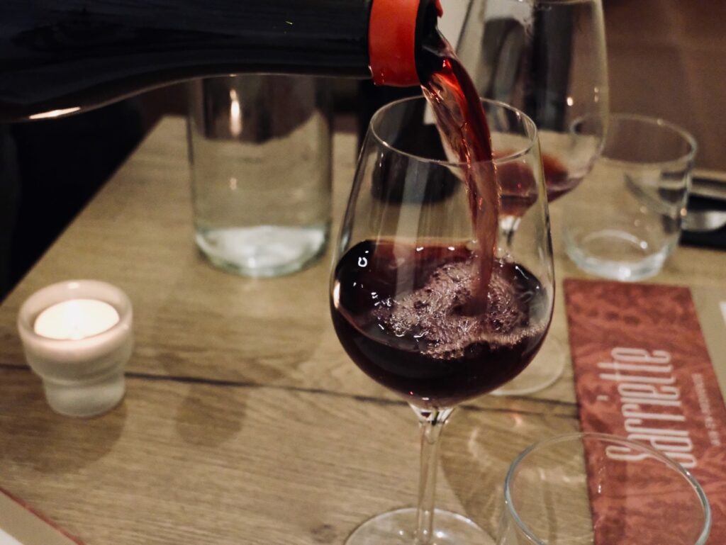 Sarriette est un restaurant bistronomique situé à deux pas du campus arts et métiers à Aix-en-Provence (vin)