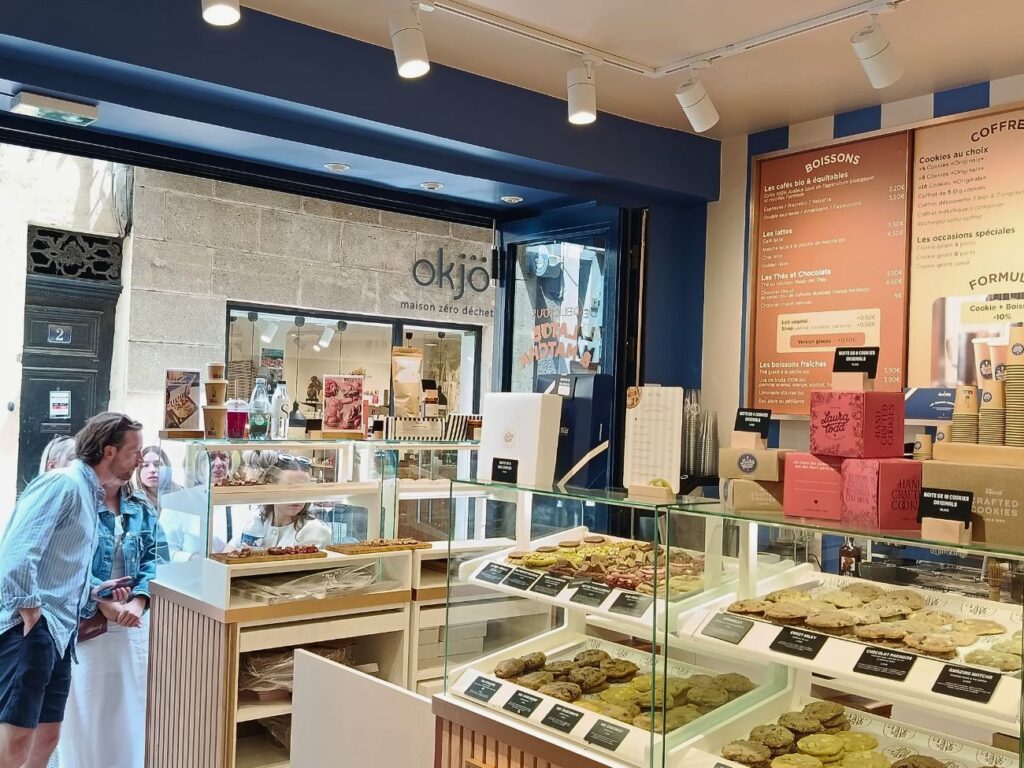 Laura Todd, c’est l’institution du cookie mi-cuit, artisanal et sophistiqué. Cette pâtisserie de renom fait son retour en plein cœur d’Aix-en-Provence avec ses recettes iconiques (comptoir)