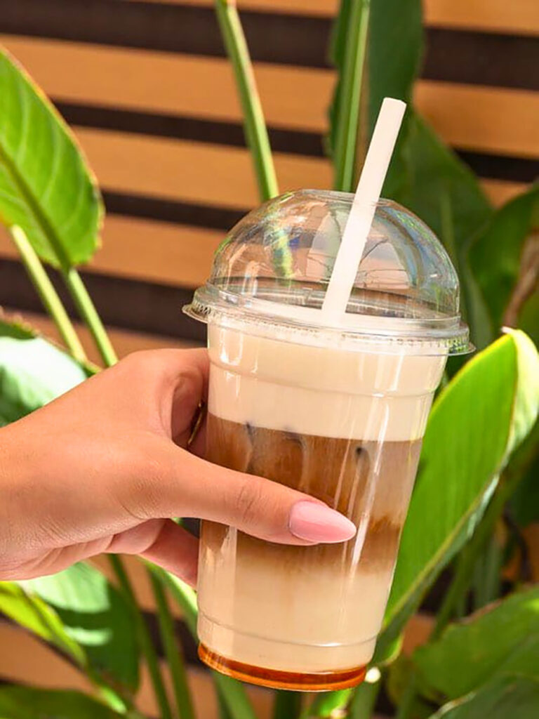 Philippe Faur est un glacier artisanal situé sur le cours Mirabeau, à Aix-en-Provence. Ses parfums classiques, et inspirés des saveurs du Sud, sont d'une qualité et d'une fraîcheur inégalées (iced latte)