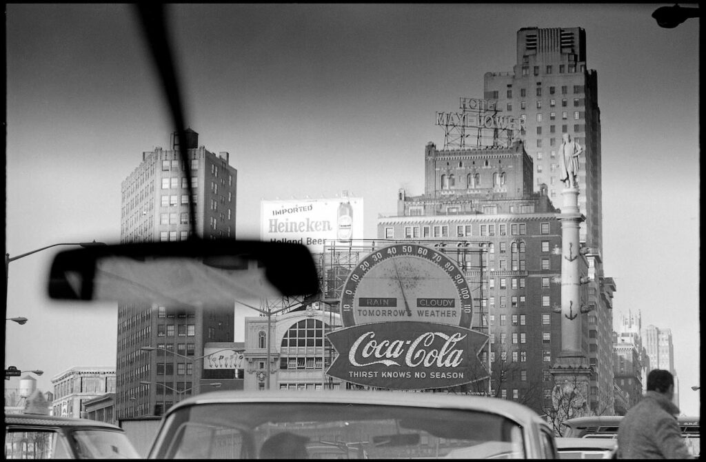 Avec l’exposition "Eyes of the Storm" au Musée Granet d'Aix-en-Provence, découvrez des photographies inédites de Paul McCartney retraçant l’ascension des Beatles et les années 1963-1964 (New York, 1964)
