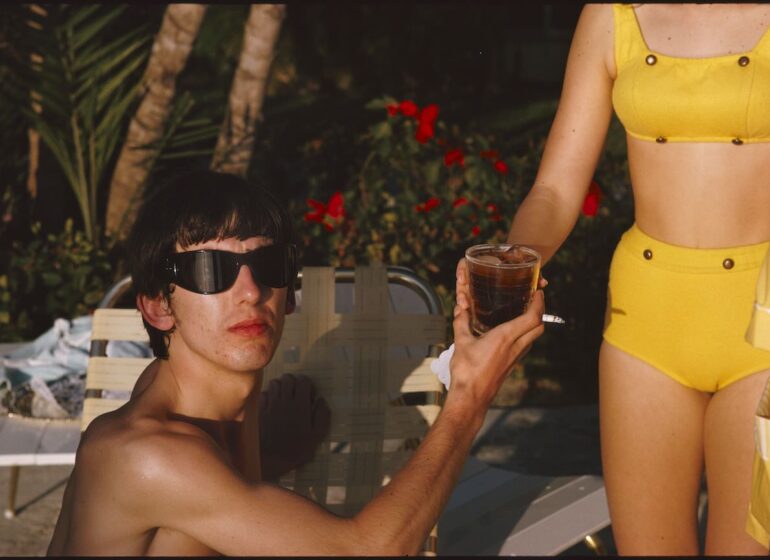 Avec l’exposition "Eyes of the Storm" au Musée Granet d'Aix-en-Provence, découvrez des photographies inédites de Paul McCartney retraçant l’ascension des Beatles et les années 1963-1964 (georges harrisson)