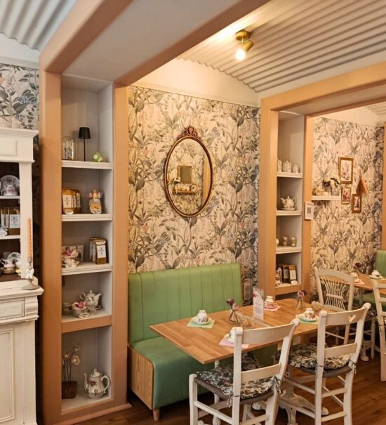 Salon de thé à Aix-en-Provence, Le Jardin de Lady Grace distille un parfum d’Angleterre entre scones maison, thés de qualité et atmosphère cosy (intérieur 2)