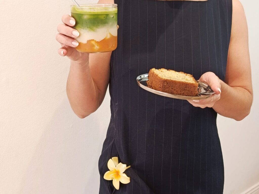 À Aix-en-Provence, Mimo est un coffee shop gourmand. On y déguste cafés, latte, matchas créatifs et douceurs maison dans un décor solaire et cosy (chloé)