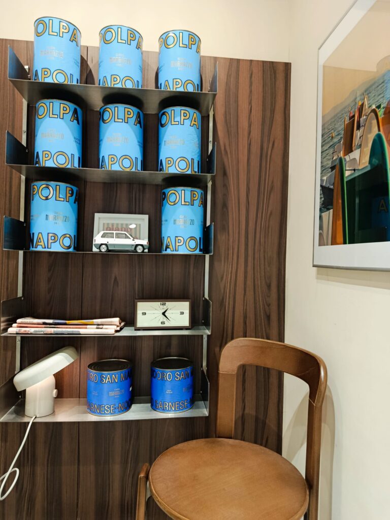 À Aix-en-Provence, Bartolomeo propose des pâtes fraîches artisanales à emporter au comptoir ou à déguster sur place, dans un décor soigné et accueillant (déco 2)