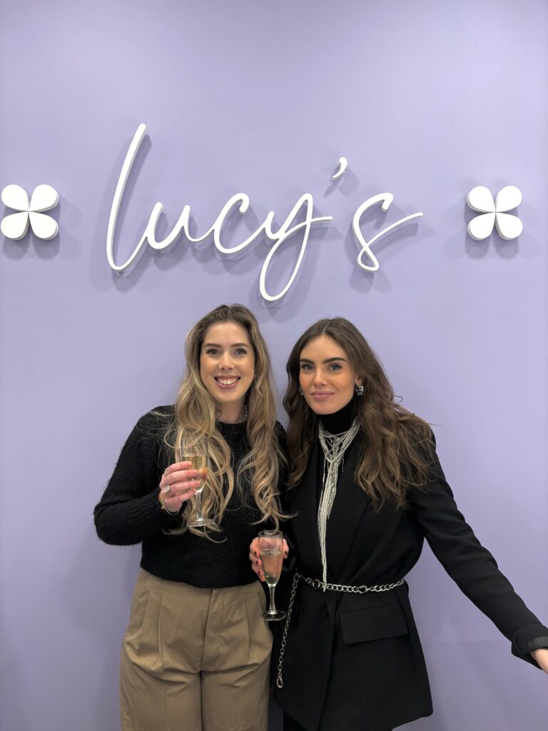 Au cœur d’Aix-en-Provence, la pâtisserie fine Lucy’s régale les becs sucrés avec ses créations artisanales aussi gourmandes que sophistiquées (lucy et marine)